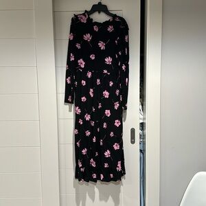 Long sleeve midi floral dress